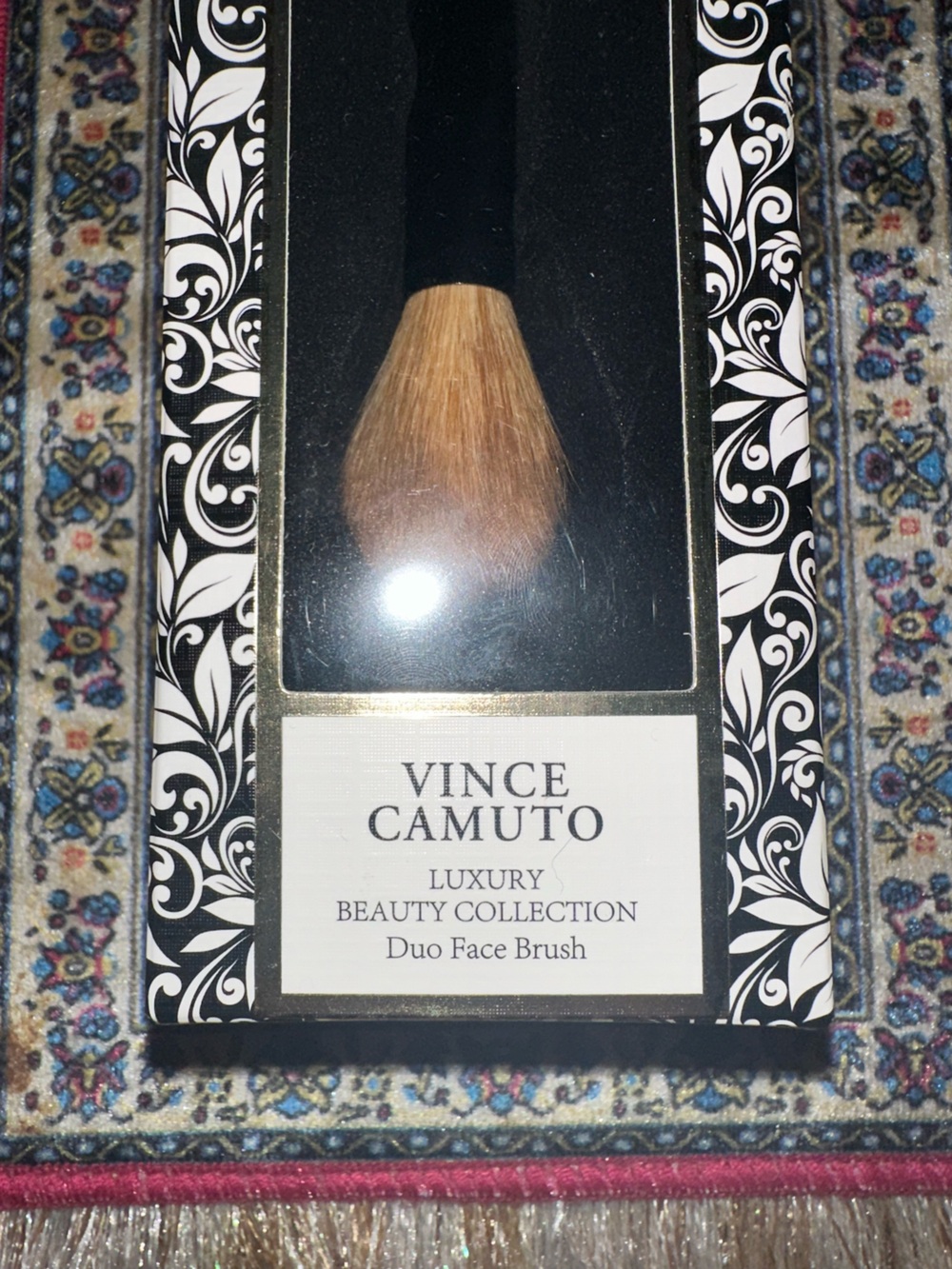 Vince Camuto Luxury Beauty Duo Face Brush - BNIB